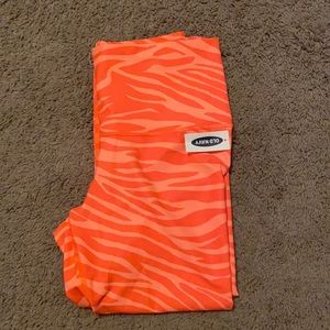 NEW Old Navy Powersoft Cropped Leggings